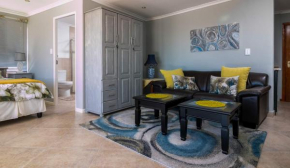 Отель Gordon's Bay Guesthouse  Гoрдoн'с Бay